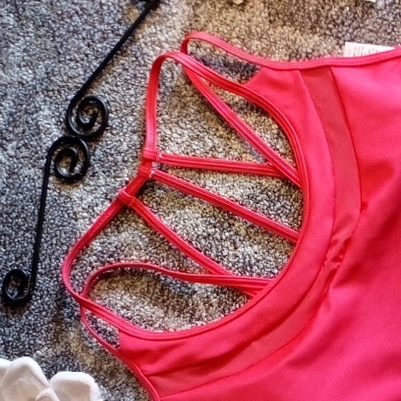 Victoria sport strappy bralette - Picture 3 of 14